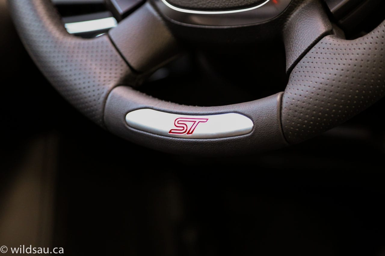 ST steering wheel_