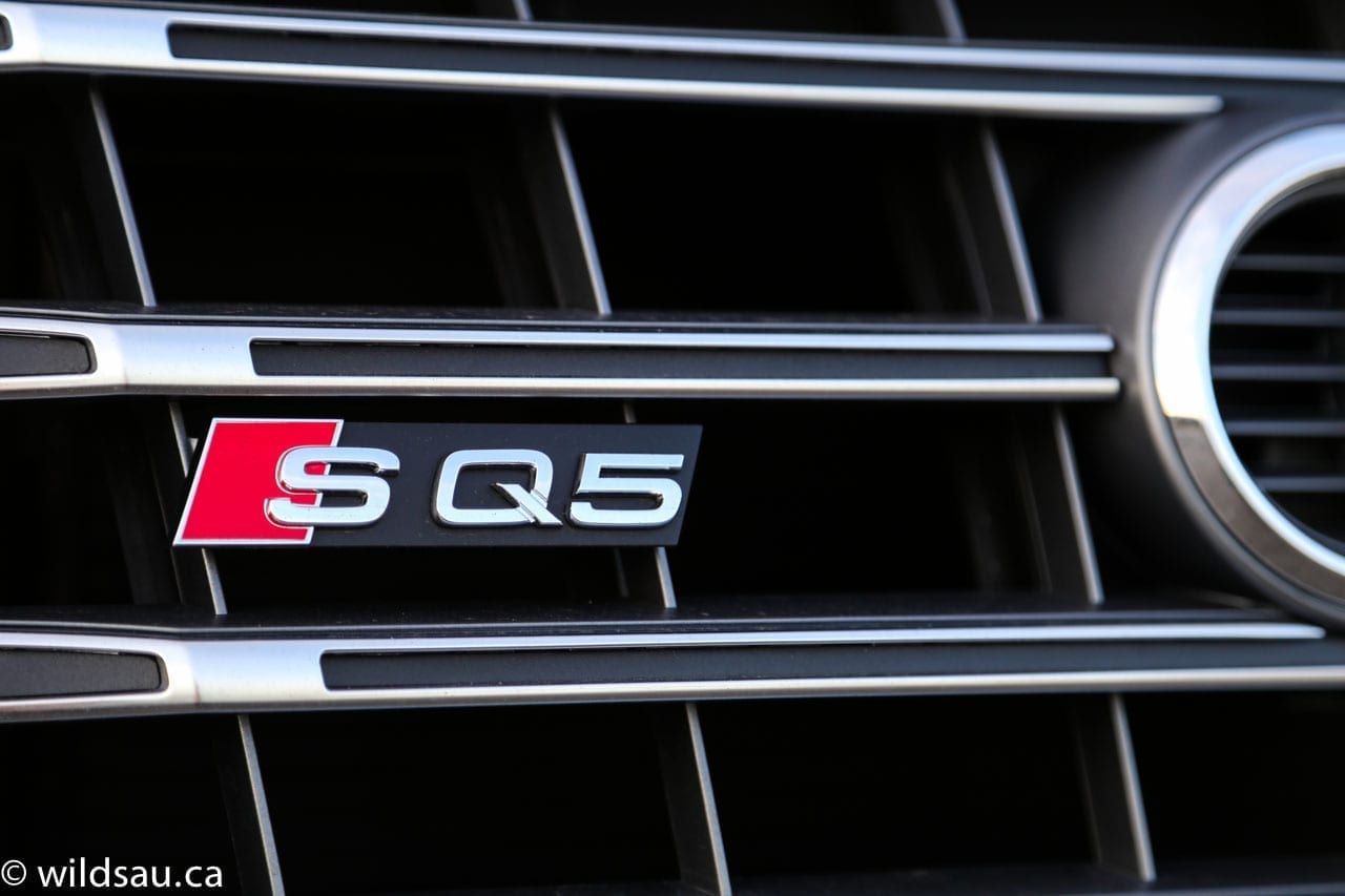 SQ5 grille badge