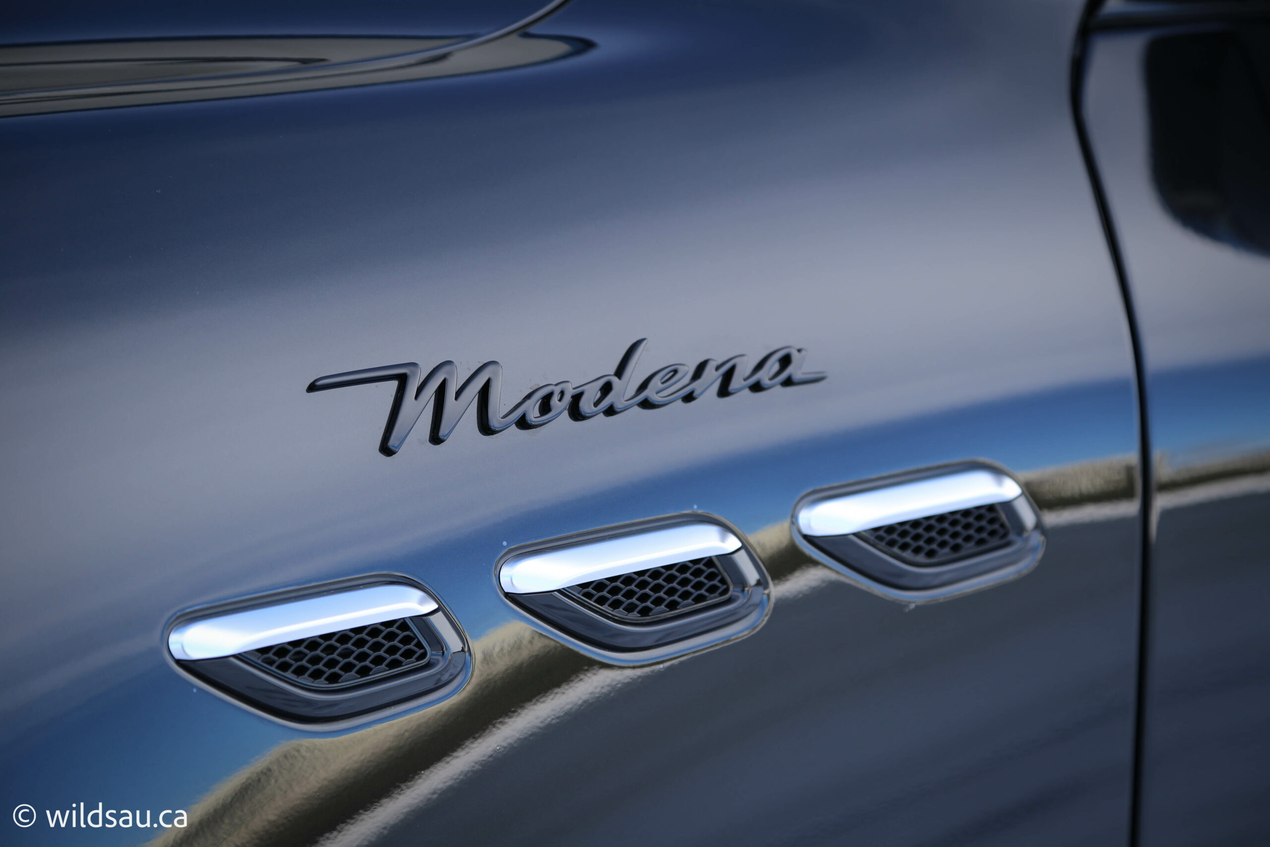 Modena badge air vents
