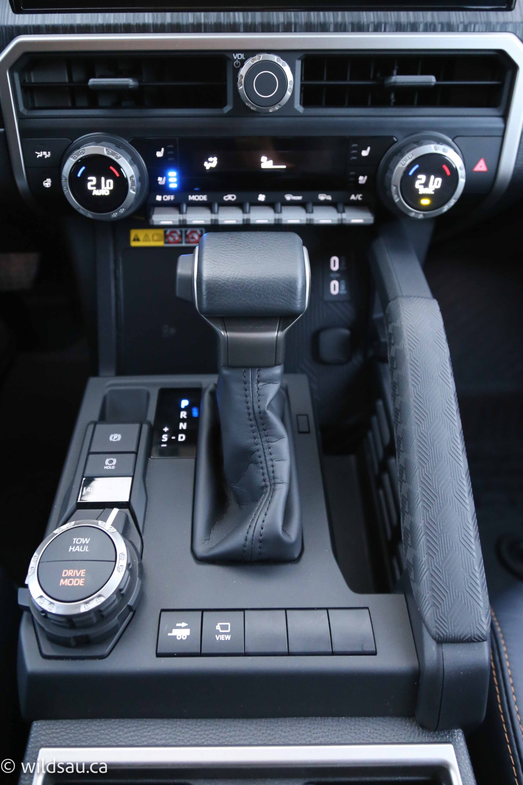 Centre console