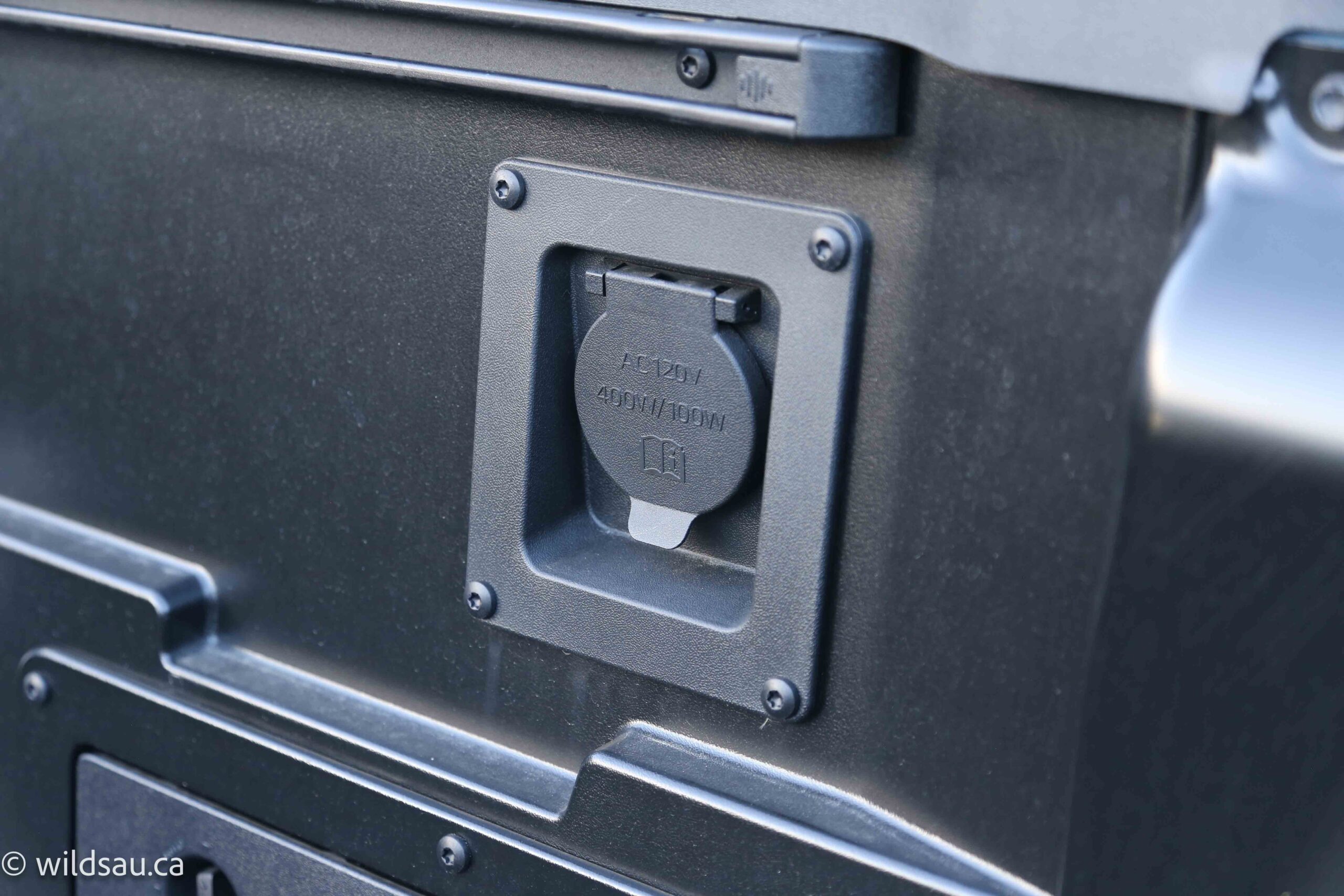 Power port in box